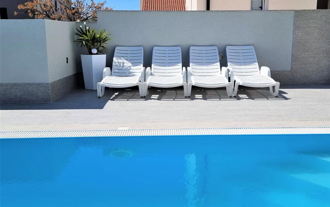 Apartments Le Mare - Pool, Sandstrand, Meerblick, W-Lan, Grill Privlaka  Extérieur photo
