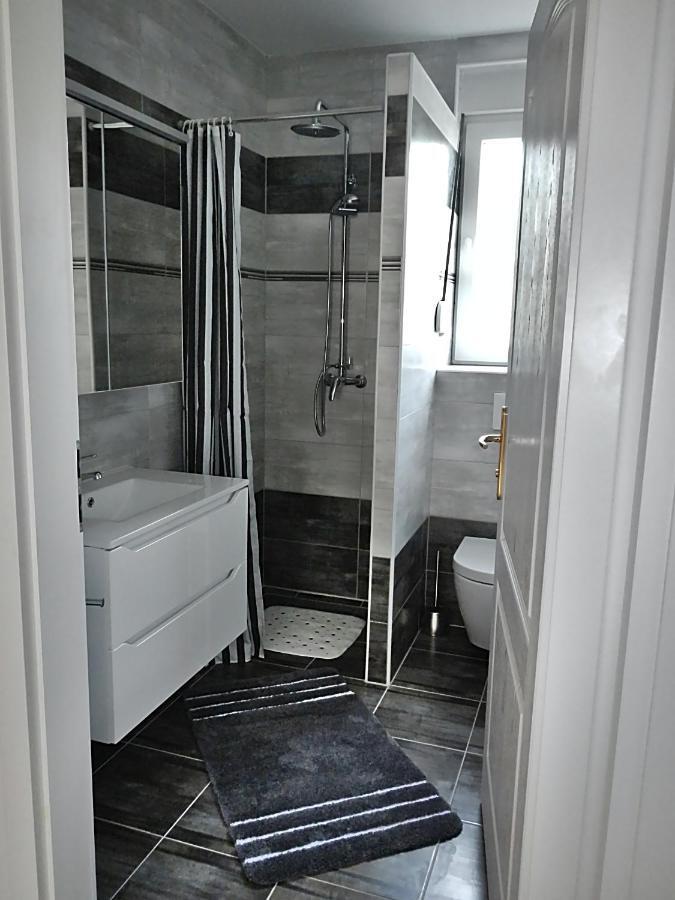 Apartments Le Mare - Pool, Sandstrand, Meerblick, W-Lan, Grill Privlaka  Extérieur photo