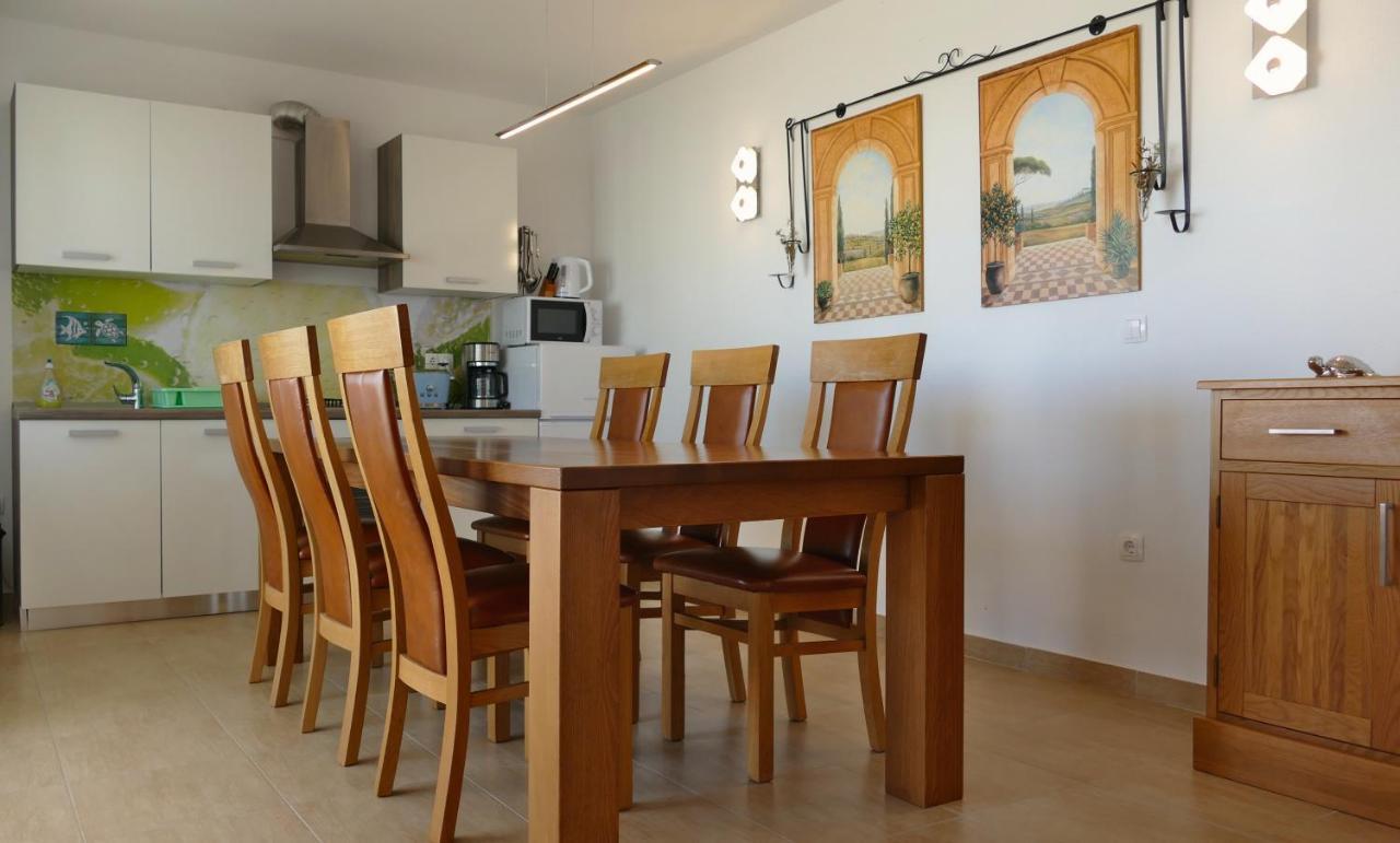 Apartments Le Mare - Pool, Sandstrand, Meerblick, W-Lan, Grill Privlaka  Extérieur photo